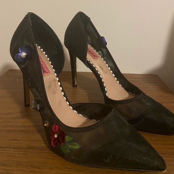 Betsey Johnson pumps - Picture 1 of 3